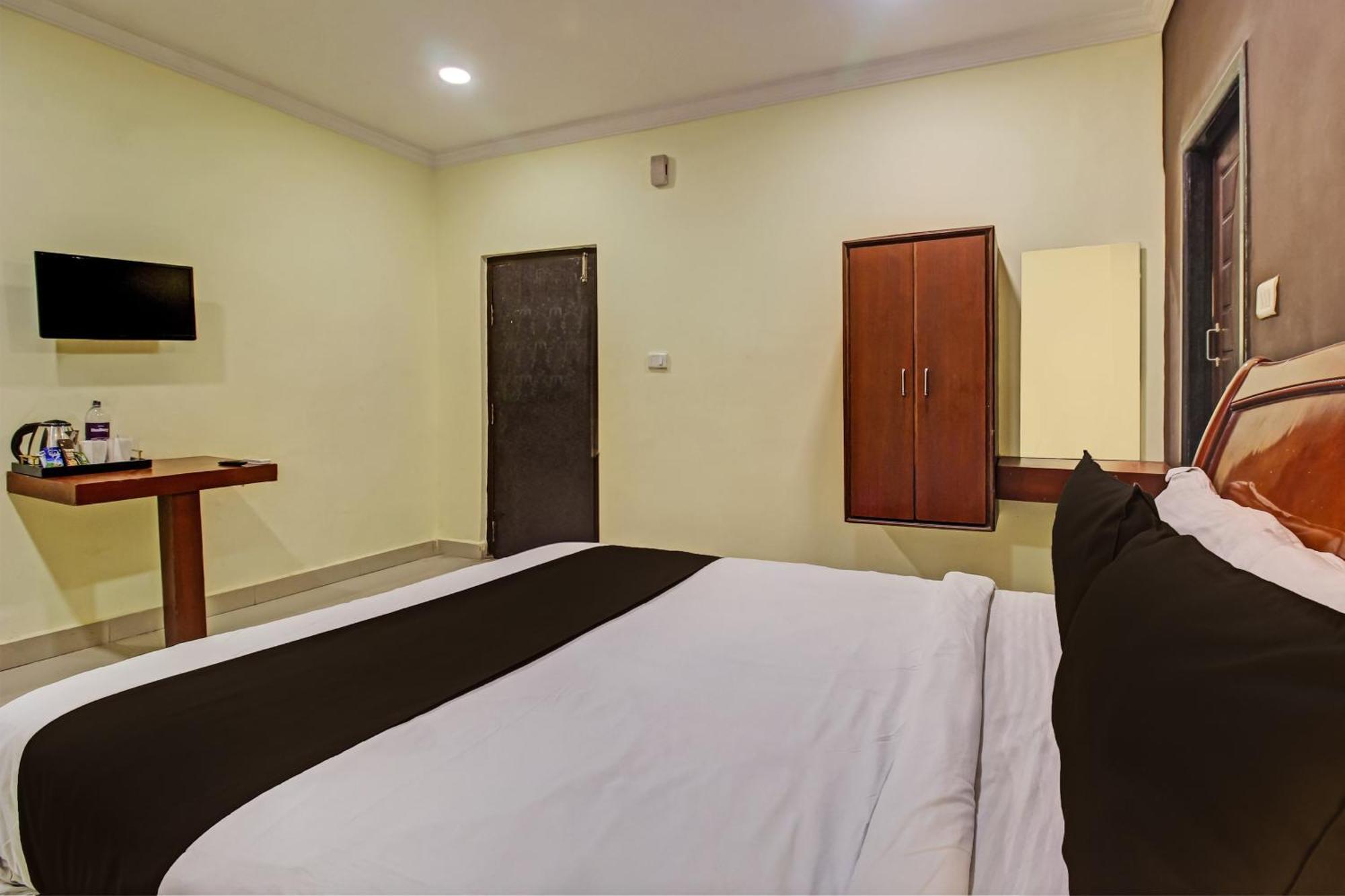 Hotel O Ruma Near Nampally Railway Station Hyderabad Exterior foto