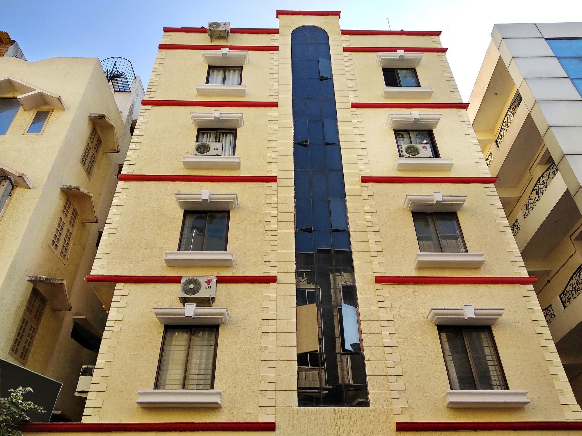 Hotel O Ruma Near Nampally Railway Station Hyderabad Exterior foto